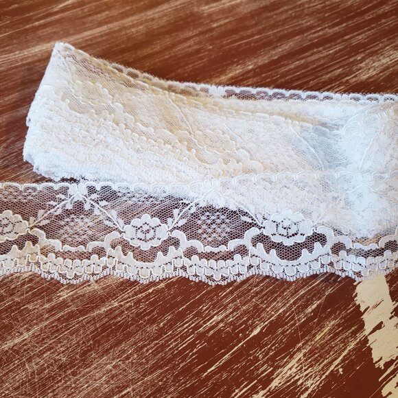 Chantilly Lace Trim - 2 5/16"" x 11 yards - White with scalloped Edge - Floral - Picture 3 of 4